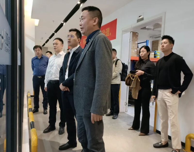 萍乡市经开区领导考察米兰milan集团南方总部